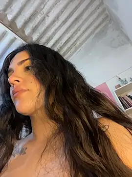 Snapshot of violet-333 chatting on 6, 6, 2026 violet-333 online show from 6, 6, 2026