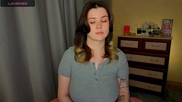 cutie mili online show from 19, 4, 2026