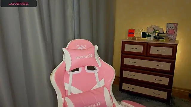 cutie mili online show from 24, 4, 2026