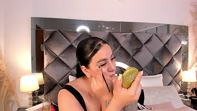 Snapshot of sofhiaa_adaams chatting on 12, 11, 2025 sofhiaa adaams online show from 12, 11, 2025