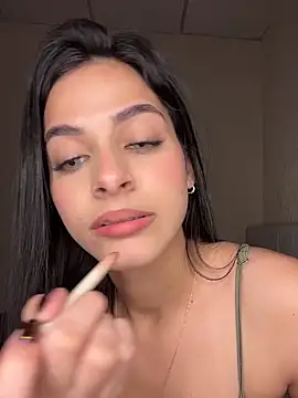 Snapshot of violetta-brown1 chatting on 9, 11, 2025 violetta-brown1 online show from 9, 11, 2025