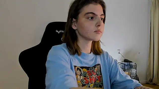 Snapshot of emmamurrr chatting on 8, 12, 2024 emmamurrr online show from 8, 12, 2024