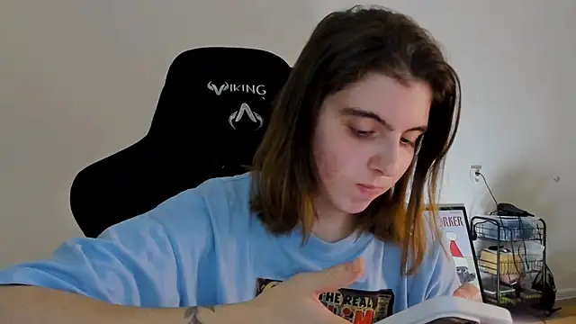 Snapshot of emmamurrr chatting on 10, 12, 2024 emmamurrr online show from 10, 12, 2024