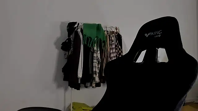 Snapshot of emmamurrr chatting on 22, 12, 2024 emmamurrr online show from 22, 12, 2024