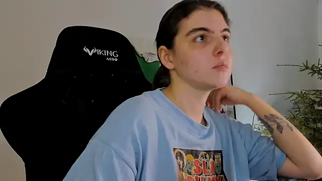 Snapshot of emmamurrr chatting on 13, 1, 2025 emmamurrr online show from 13, 1, 2025