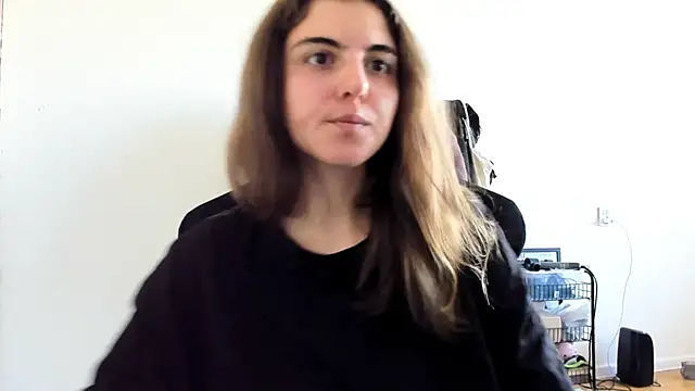 Snapshot of emmamurrr chatting on 12, 9, 2025 emmamurrr online show from 12, 9, 2025