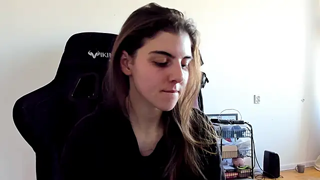 Snapshot of emmamurrr chatting on 7, 10, 2025 emmamurrr online show from 7, 10, 2025