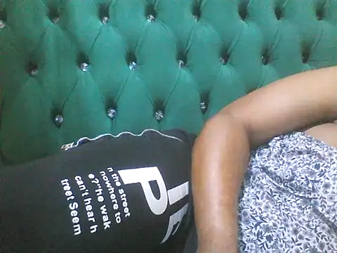 Snapshot of Sexy_Riri chatting on 5, 12, 2025 Sexy Riri online show from 5, 12, 2025