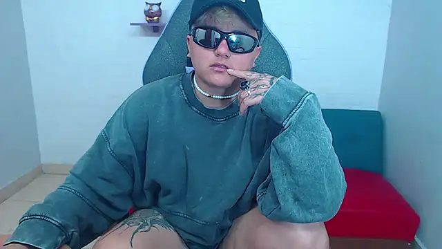 isabeautyx19 online show from 4, 2, 2025