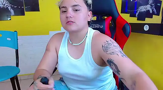 isabeautyx19 online show from 5, 3, 2025