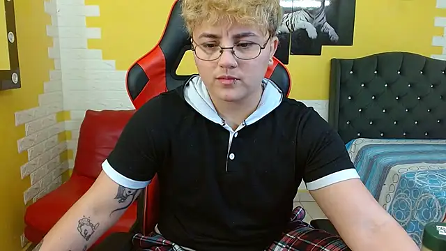 isabeautyx19 online show from 5, 10, 2025