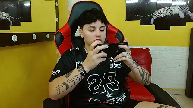 isabeautyx19 online show from 13, 11, 2025