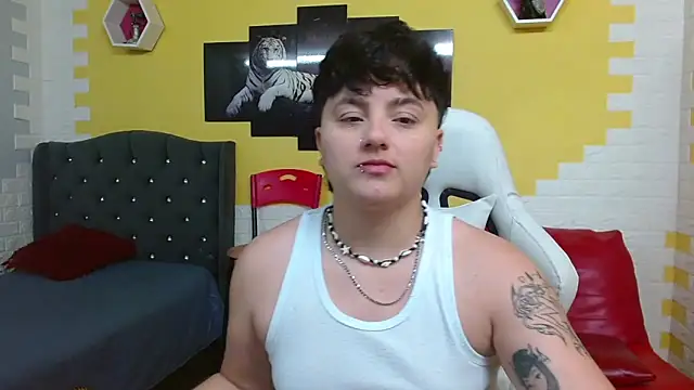 isabeautyx19 online show from 15, 4, 2026