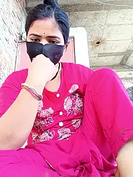 Snapshot of Mamta_Chaterjee chatting on 5, 6, 2026 Mamta Chaterjee online show from 5, 6, 2026