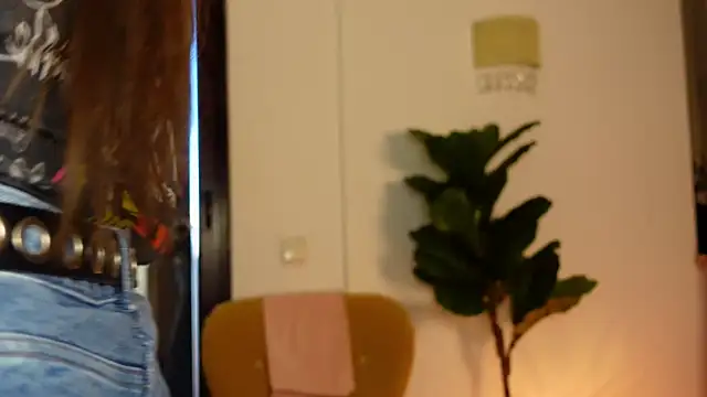 NinaCrystal1 online show from 5, 4, 2026