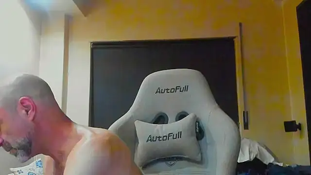 Snapshot of Bicopflirt chatting on 2, 6, 2026 Bicopflirt online show from 2, 6, 2026