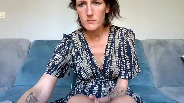 Snapshot of couplesensuel20 chatting on 4, 4, 2026 couplesensuel20 online show from 4, 4, 2026