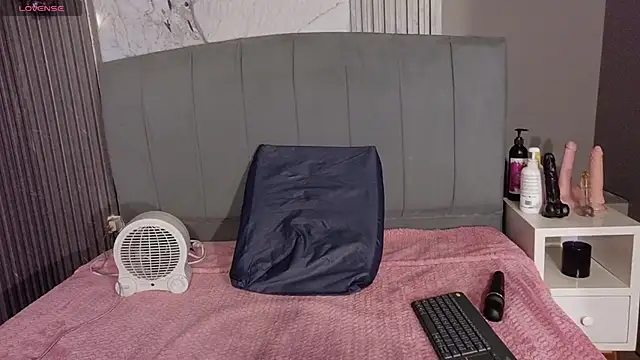 Snapshot of Danielaa_a chatting on 28, 10, 2025 Danielaa a online show from 28, 10, 2025