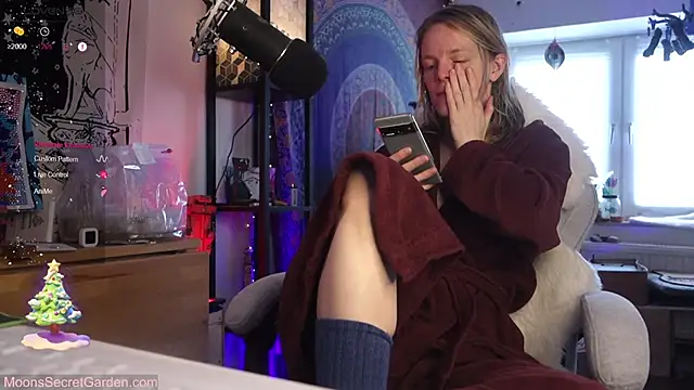 Snapshot of Moon__Nymph chatting on 15, 12, 2024 Moon Nymph online show from 15, 12, 2024