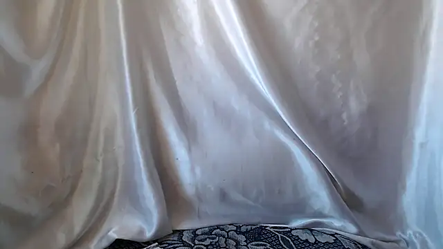 Burberrry  online show from 22, 3, 2025