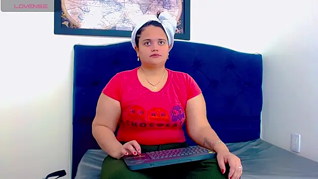 brunnette hot online show from 30, 10, 2025