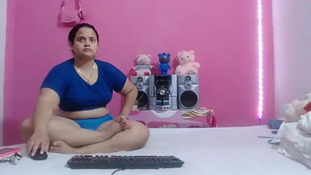 Snapshot of brunnette_hot chatting on 4, 8, 2026 brunnette hot online show from 4, 8, 2026