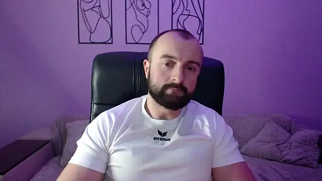 Snapshot of brindlefly6969 chatting on 8, 1, 2026 brindlefly6969 online show from 8, 1, 2026