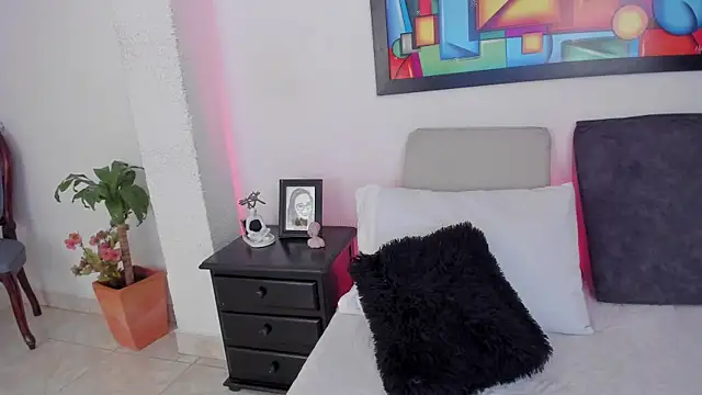 Jessica Herrera  online show from 18, 11, 2025