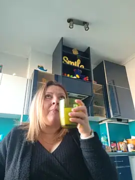 Snapshot of lady_charlyne chatting on 6, 1, 2026 lady charlyne online show from 6, 1, 2026