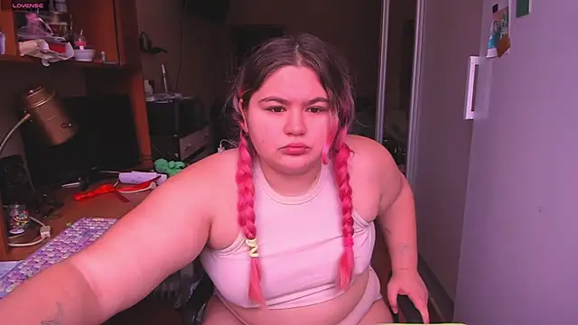 Snapshot of Freakcute_ chatting on 19, 12, 2024 Freakcute  online show from 19, 12, 2024