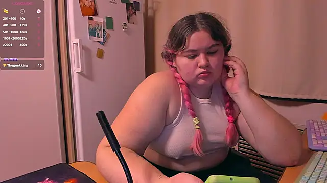 Snapshot of Freakcute_ chatting on 19, 12, 2024 Freakcute  online show from 19, 12, 2024