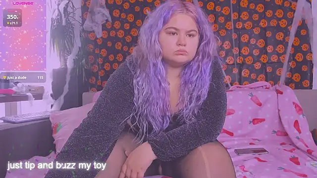 Snapshot of Freakcute_ chatting on 27, 10, 2025 Freakcute  online show from 27, 10, 2025