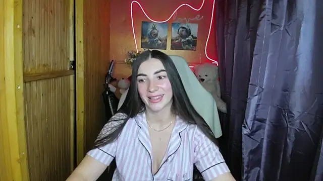 Snapshot of Fiery_Brunette_ chatting on 9, 2, 2025 Fiery Brunette online show from 9, 2, 2025