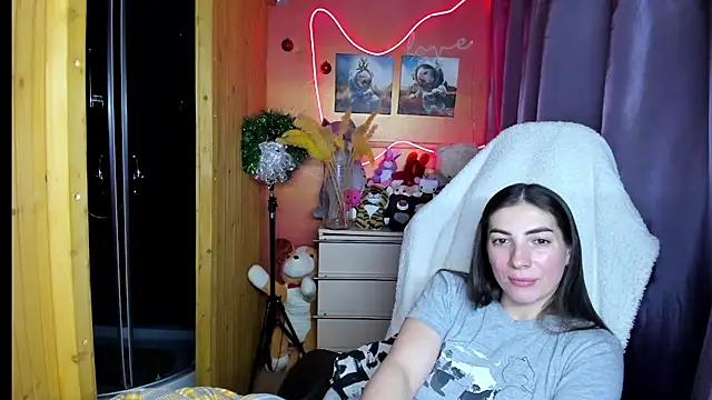 Fiery Brunette  online show from 12, 1, 2026