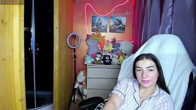 Fiery Brunette  online show from 31, 3, 2026