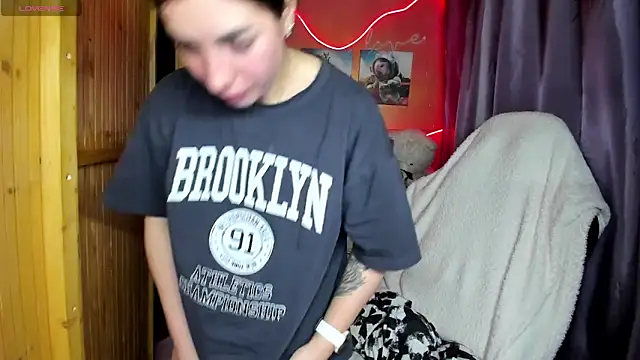 Fiery Brunette  online show from 3, 4, 2026