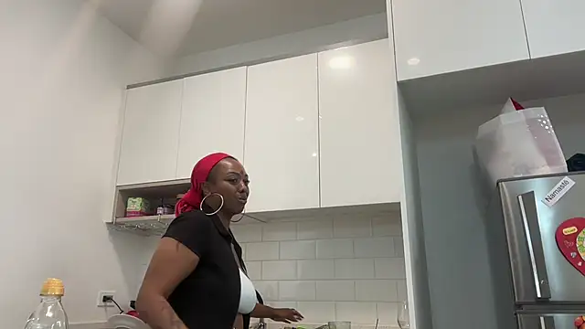 ChocolateCakeQueen online show from 30, 1, 2025