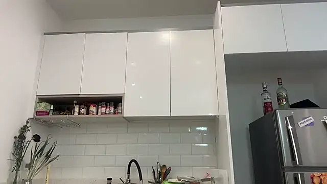 ChocolateCakeQueen online show from 2, 3, 2025