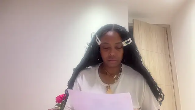 Snapshot of ChocolateCakeQueen chatting on 24, 4, 2026 ChocolateCakeQueen online show from 24, 4, 2026