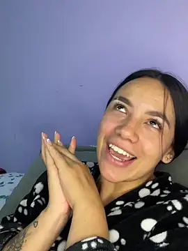 Snapshot of hannahb-e chatting on 21, 4, 2026 hannahb-e online show from 21, 4, 2026
