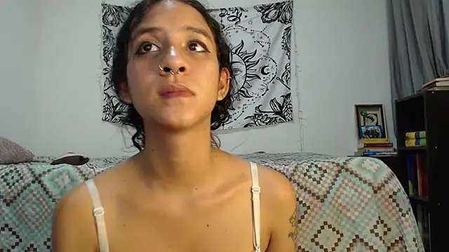 Snapshot of AlinaWoolf_ chatting on 11, 12, 2024 AlinaWoolf online show from 11, 12, 2024