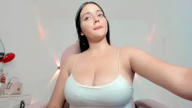 Snapshot of Sarah_angell chatting on 19, 5, 2026 Sarah angell online show from 19, 5, 2026