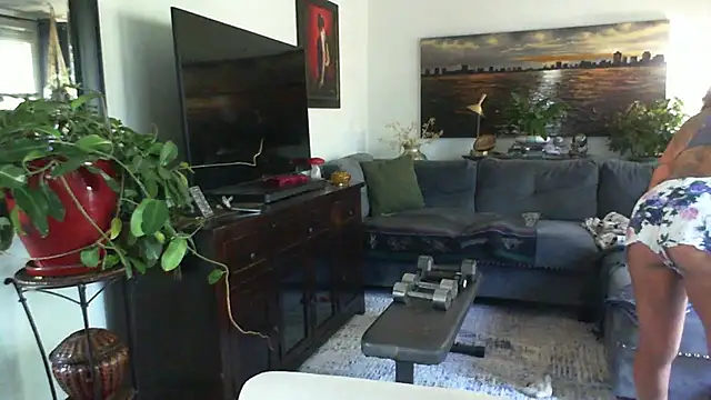 Snapshot of CeceilaMoon chatting on 14, 10, 2025 CeceilaMoon online show from 14, 10, 2025