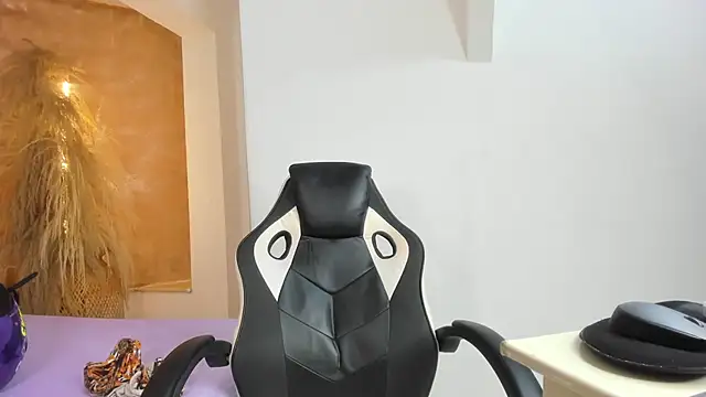 shenielxx online show from 27, 2, 2026