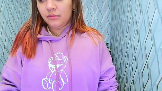 NicolleTaylor online show from 23, 10, 2025