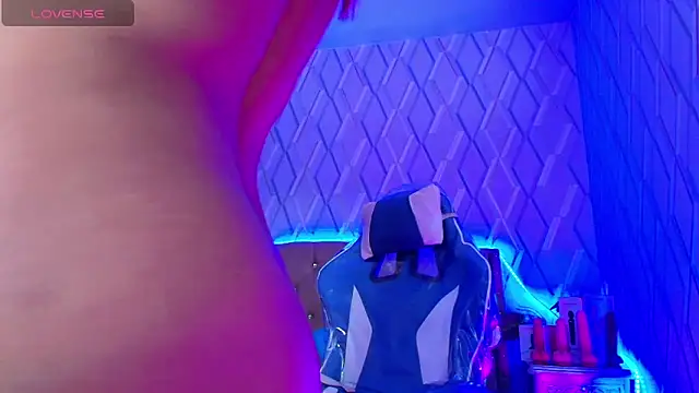 NicolleTaylor online show from 29, 10, 2025