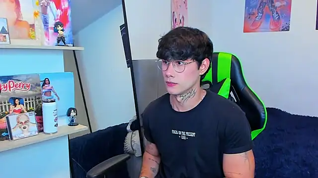 Snapshot of JayHotxxx chatting on 8, 6, 2026 JayHotxxx online show from 8, 6, 2026
