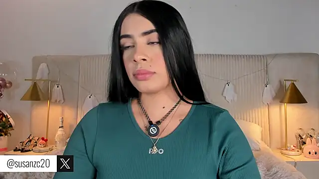 Snapshot of susan_zc chatting on 17, 10, 2025 susan zc online show from 17, 10, 2025