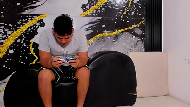 Snapshot of sweethot___ chatting on 8, 9, 2025 sweethot online show from 8, 9, 2025