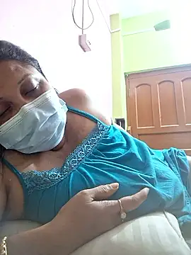 Snapshot of kunjan789 chatting on 4, 12, 2024 kunjan789 online show from 4, 12, 2024